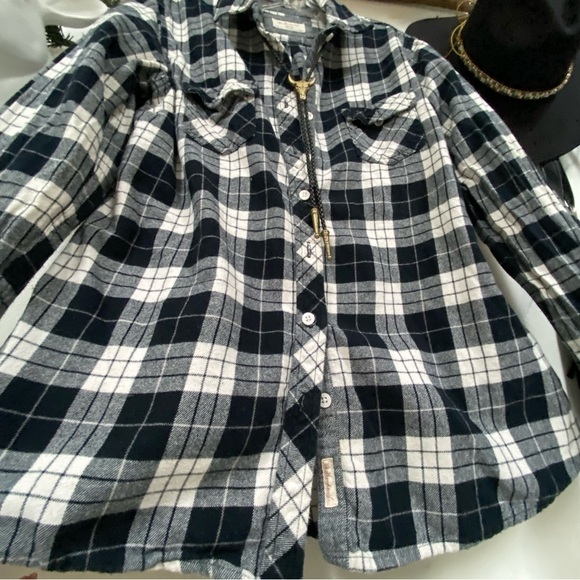 Western plaid flannel shirt w cabin cottage core resort country vibe - Picture 7 of 14